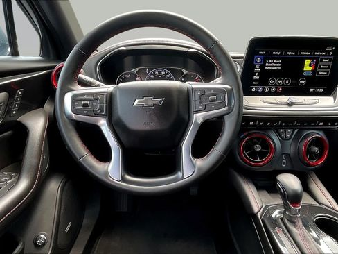 Used 2023 Chevrolet Blazer RS w/ Enhanced Convenience Package FWD image 11