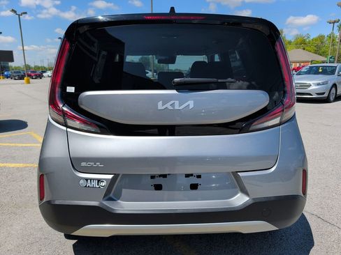 Used 2024 Kia Soul LX w/ Option Group 015 FWD image 6