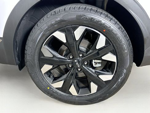 Used 2023 Kia Sportage X-Line image 11