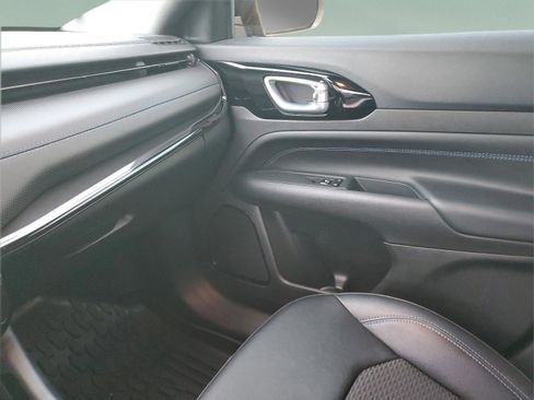 Certified 2025 Jeep Compass Latitude w/ Altitude Special Edition image 24