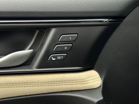 Used 2018 Honda Clarity Touring image 16