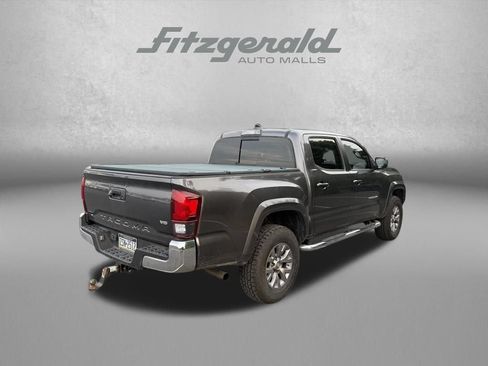 Used 2018 Toyota Tacoma SR5 RWD image 7