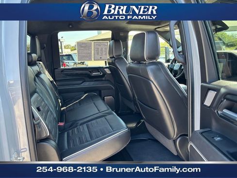 Used 2024 GMC Sierra 2500 AT4X image 18