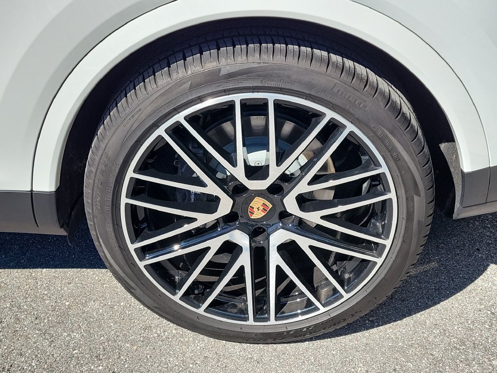 Certified 2026 Porsche Cayenne Coupe AWD/4WD image 11