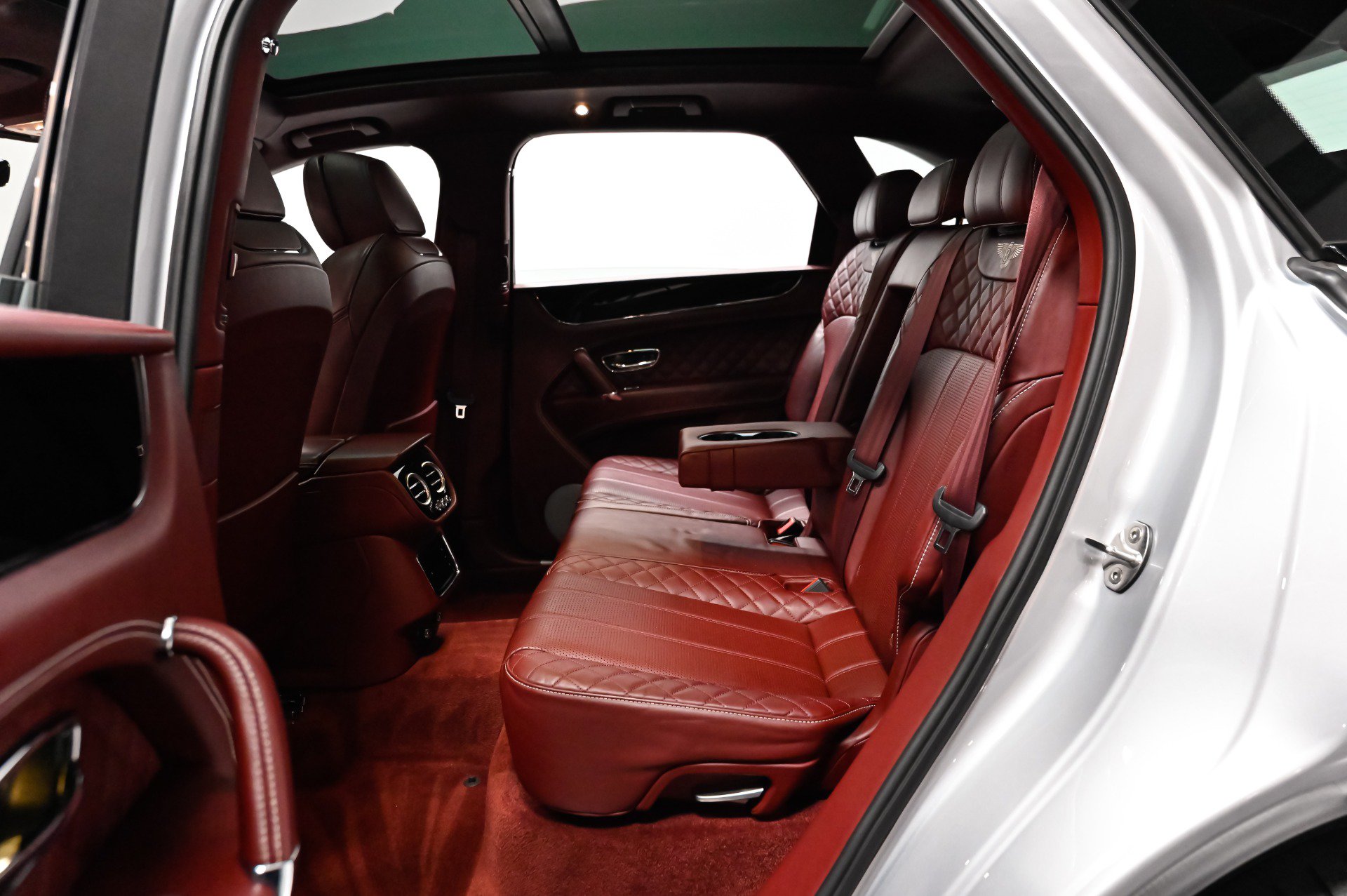 Used 2019 Bentley Bentayga AWD/4WD image 19