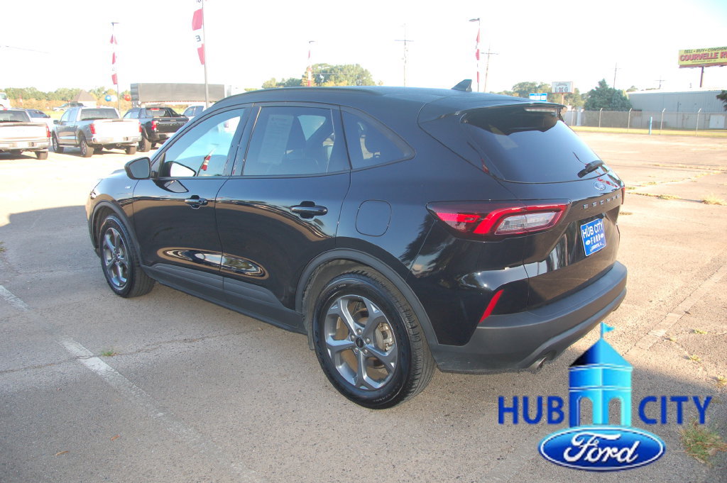 Used 2025 Ford Escape ST-Line FWD image 3