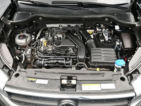 Used 2022 Volkswagen Taos SE image 14