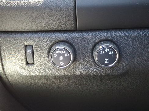 Used 2016 Chevrolet Colorado LT w/ LT Convenience Package AWD/4WD image 22