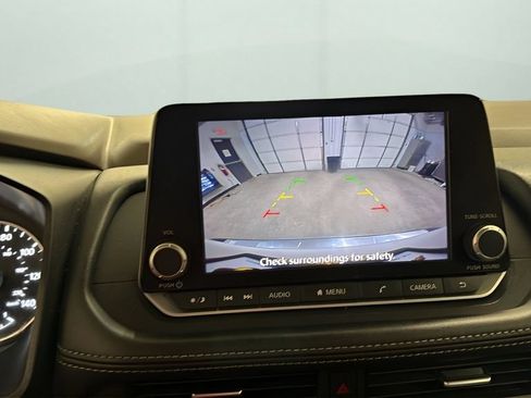 Used 2023 Nissan Rogue SV FWD image 17