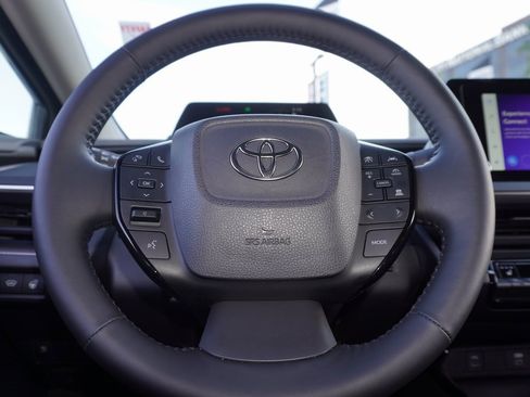 Certified 2025 Toyota Prius XLE image 19