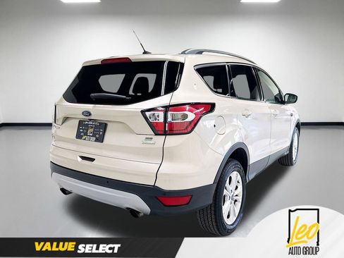 Used 2017 Ford Escape SE w/ SE Leather Comfort Package FWD image 6