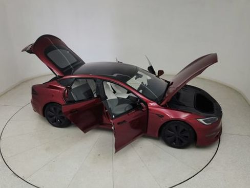Used 2024 Tesla Model S Plaid AWD/4WD image 36