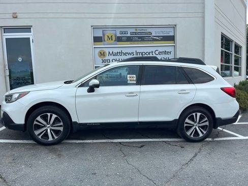Used 2019 Subaru Outback 2.5i Limited AWD/4WD image 2