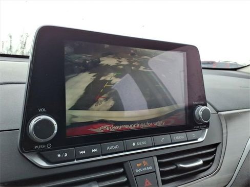 Used 2024 Nissan Altima 2.5 SV image 19