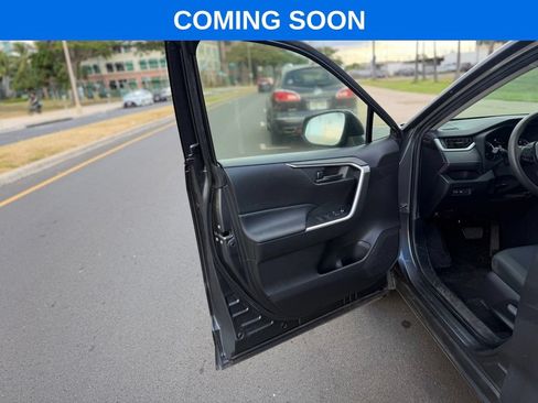 Used 2021 Toyota RAV4 LE AWD/4WD image 8