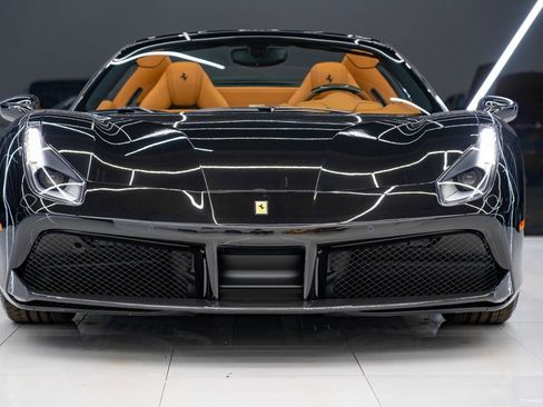 Used 2018 Ferrari 488 Spider RWD image 2