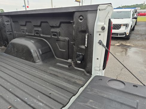 Used 2023 GMC Sierra 1500 SLT w/ SLT Convenience Package AWD/4WD image 8