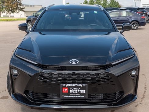 New 2026 Toyota Crown Signia AWD/4WD image 3