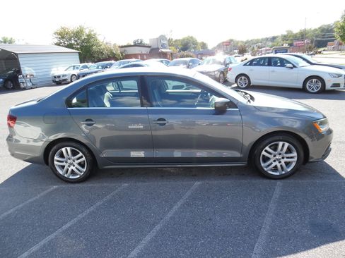 Used 2017 Volkswagen Jetta S image 6