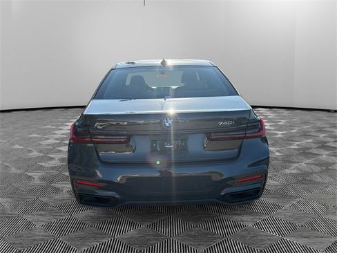 Used 2022 BMW 740i 740i w/ M Sport Package image 6