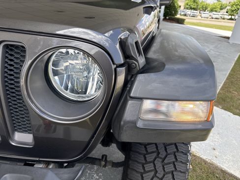 Used 2021 Jeep Wrangler Unlimited Rubicon AWD/4WD image 5