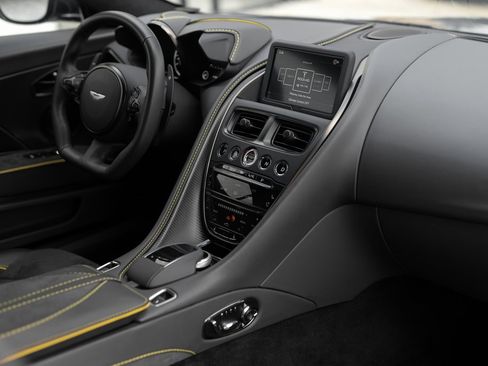 Used 2022 Aston Martin DBS Superleggera Volante image 48