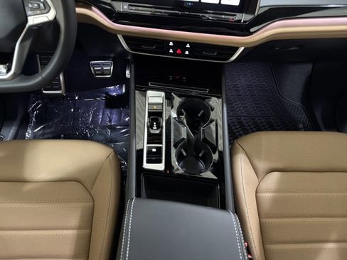 New 2026 Volkswagen Atlas Cross Sport SEL R-Line image 33