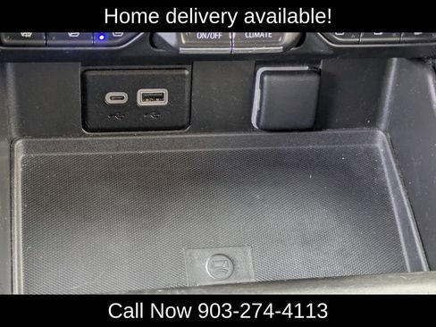 Used 2023 Chevrolet Suburban Premier image 15