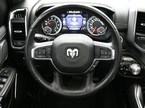 Used 2024 RAM 1500 Laramie AWD/4WD image 15