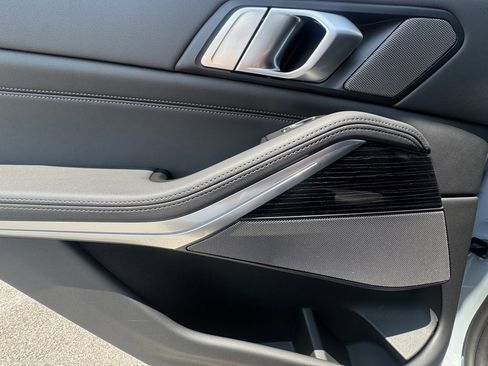 Used 2026 BMW X5 xDrive40i w/ M Sport Package image 17