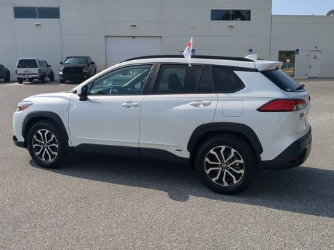 Used 2023 Toyota Corolla Cross SE image 15