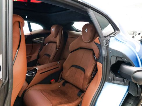 Used 2025 Ferrari Purosangue AWD/4WD image 32