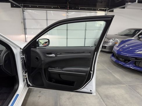 Used 2023 Chrysler 300 C image 24