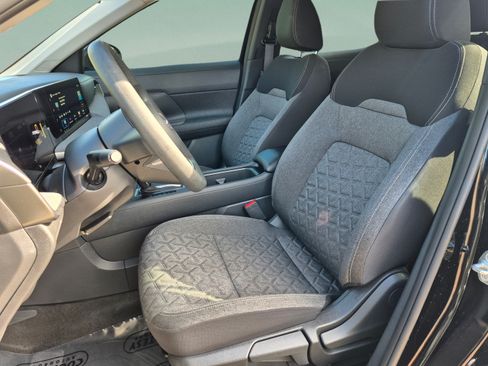 Used 2026 Nissan Kicks SV FWD image 19