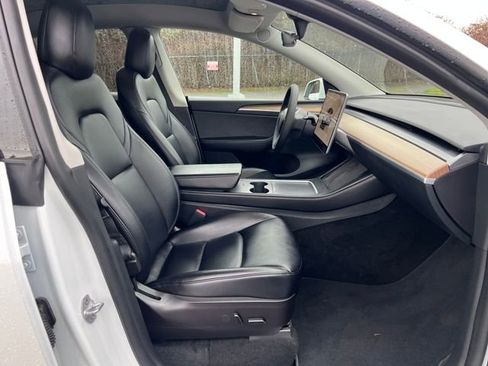 Used 2023 Tesla Model Y Performance image 10