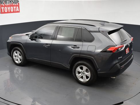 Used 2021 Toyota RAV4 XLE AWD/4WD image 18