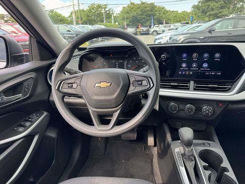Used 2024 Chevrolet Trax LS w/ Driver Confidence Package FWD image 16