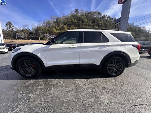 Used 2025 Ford Explorer ST image 20