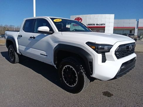 Used 2024 Toyota Tacoma TRD Off-Road image 1