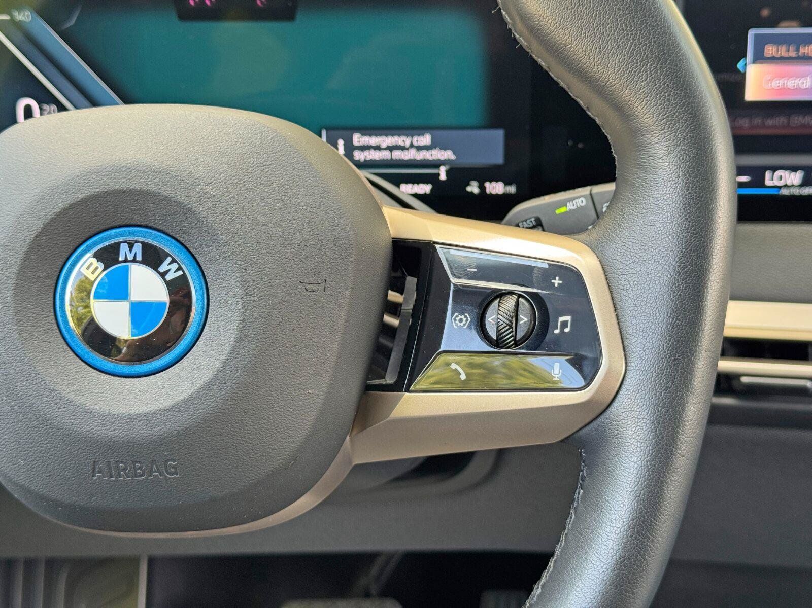 Used 2025 BMW iX xDrive50 AWD/4WD image 22