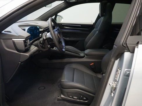 New 2026 Porsche Macan 4 Electric image 23