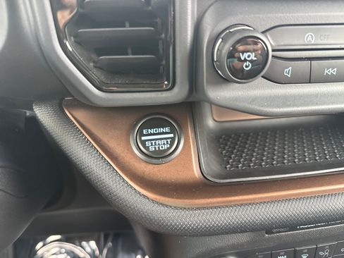 Used 2022 Ford Bronco Sport Outer Banks w/ Tech Package AWD/4WD image 21