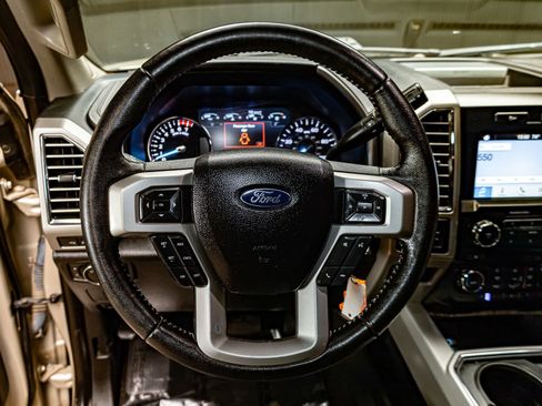 Used 2017 Ford F350 Lariat image 12