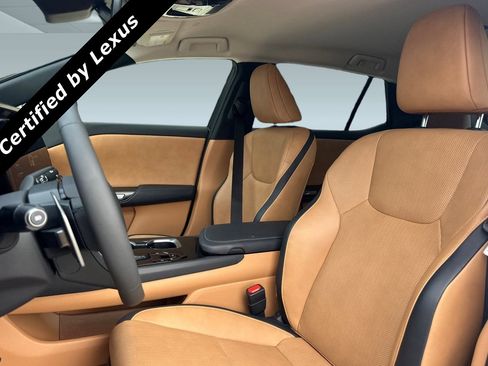 Used 2025 Lexus RZ 300e image 5