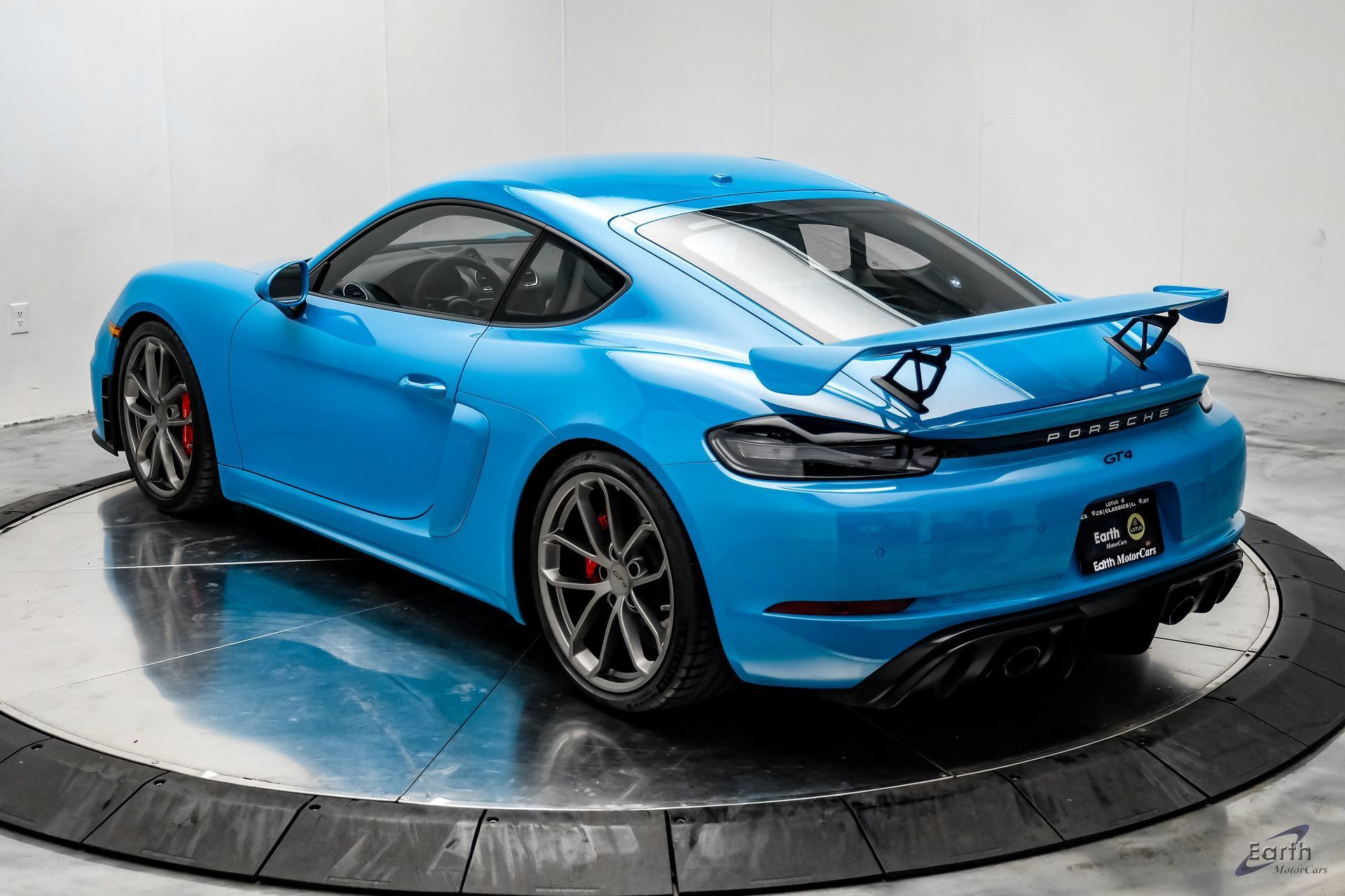 Used 2020 Porsche 718 Cayman GT4 RWD image 12