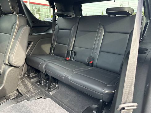 Used 2021 Chevrolet Tahoe Premier w/ Premium Package AWD/4WD image 15
