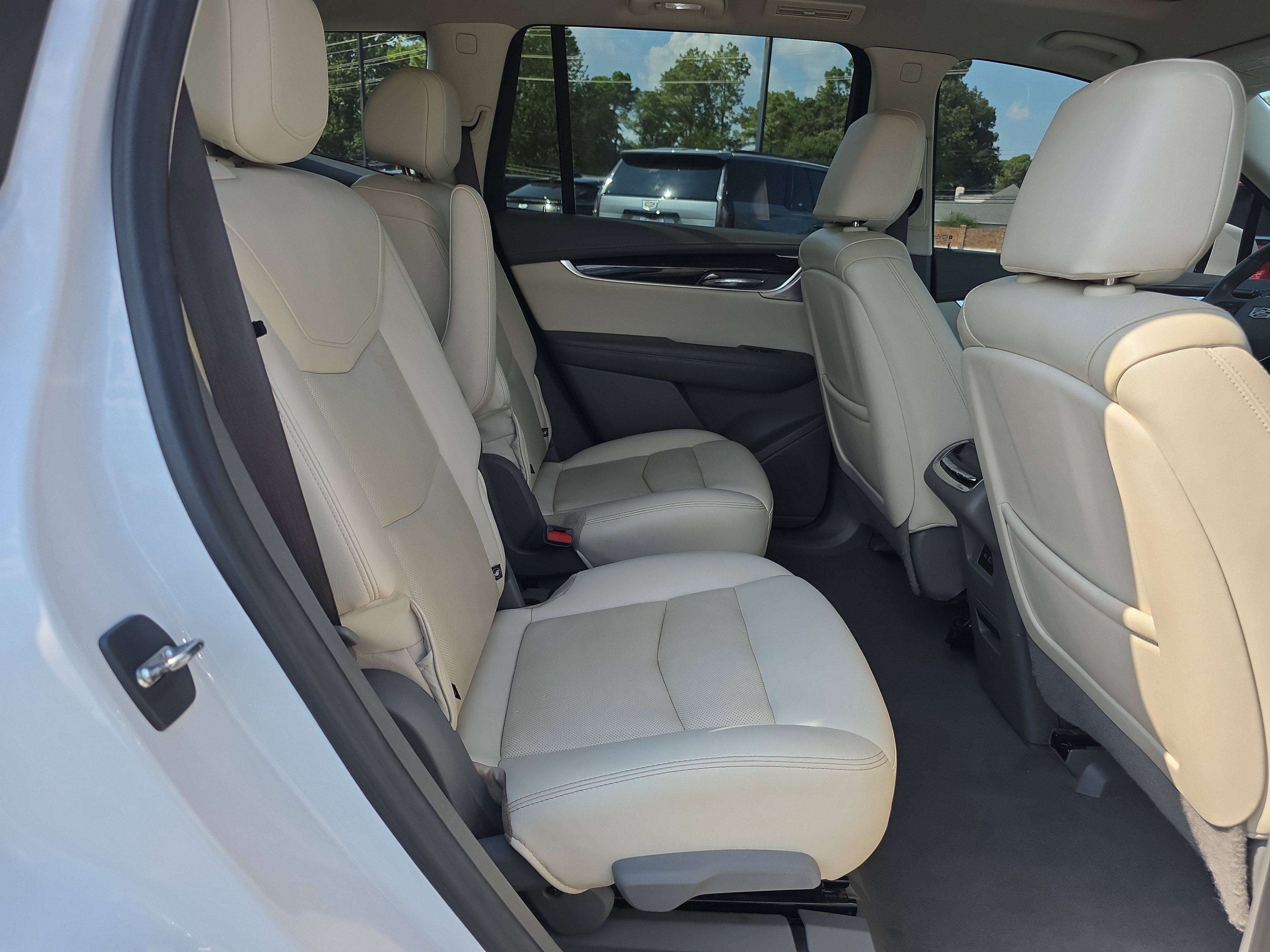 Used 2023 Cadillac XT6 Premium Luxury FWD image 15
