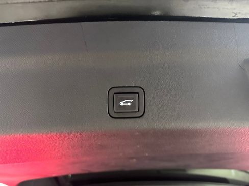 Certified 2024 Cadillac Escalade Premium Luxury image 29