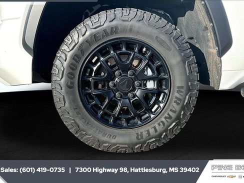 Used 2025 Toyota Tundra SR5 AWD/4WD image 8