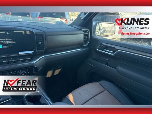 Used 2025 Chevrolet Silverado 1500 High Country image 24